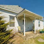 2-bedroom detached home for sale in Lennox & Addington — 10 Front Road (Photo 1)