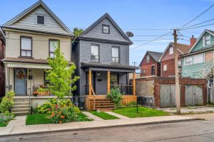 2-bedroom detached home for sale in Hamilton — 10 Gordon Street