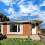 3-bedroom semi-detached home for rent in St. Catharines — 10 Hill Park Lane (Photo 2)