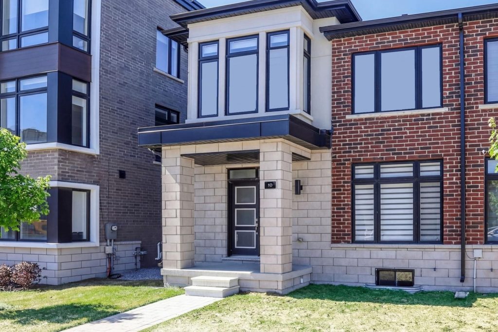 4-bedroom semi-detached home for sale in Toronto — 10 Liam Foudy Court (Photo 1)