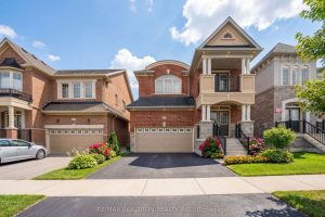 4-bedroom detached home for sale in Simcoe — 10 Neilly Terrace