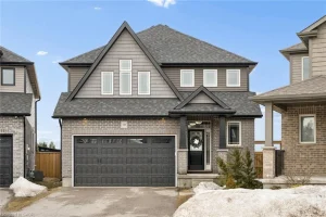 3-bedroom home for sale in East Luther Grand Valley — 10 Sparrow Crescent