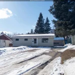 3-bedroom home for sale in Kenora — 1102 Minto Avenue (Photo 1)