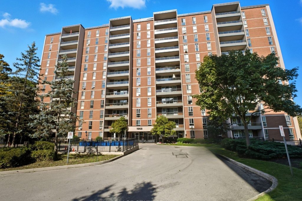 3-bedroom common element condo for sale in Hamilton — 1103 - 1968 Main Street W (Photo 1)