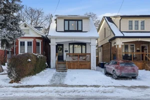3-bedroom detached home for sale in Hamilton — 110 Kensington Avenue S
