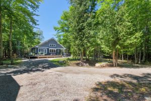 3-bedroom detached home for sale in Bruce — 110 Maple Golf Crescent
