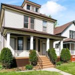Studio home for sale in Windsor — 1119 Marion (Photo 3)