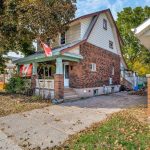 4-bedroom detached home for sale in Peterborough — 112 Lansdowne Street W (Photo 1)