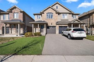 3-bedroom home for sale in Hamilton — 113 Echovalley Drive