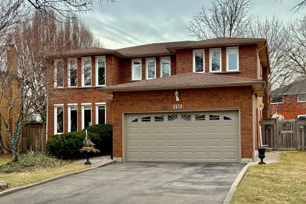 4-bedroom detached home for sale in Halton — 1151 Manor Road (Photo 1)