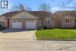 2-bedroom home for sale in Tecumseh — 11581 Leathorne Street