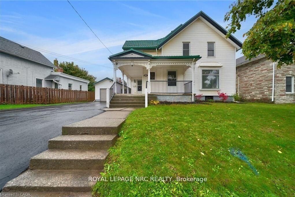 6-bedroom detached home for sale in Niagara — 115 West Main Street (Photo 1)