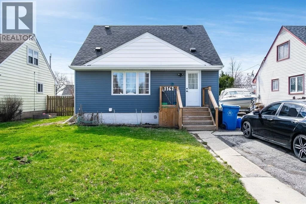6-bedroom home for sale in Windsor — 1167 Askin Avenue (Photo 1)