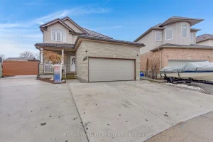 4-bedroom detached home for sale in Waterloo — 116 Lena Crescent
