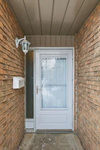 3-bedroom condo townhouse for sale in Middlesex — 118 - 159 Sandringham Crescent