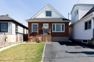 3-bedroom detached home for sale in Hamilton — 118 Julian Avenue