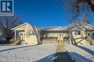 6-bedroom fourplex home for sale in Peterborough — 11 Argyle Street