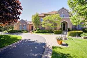 4-bedroom detached home for sale in Halton — 11 Bridlewood Boulevard