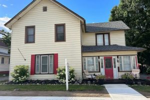 4-bedroom detached home for sale in Peterborough — 11 George Street E