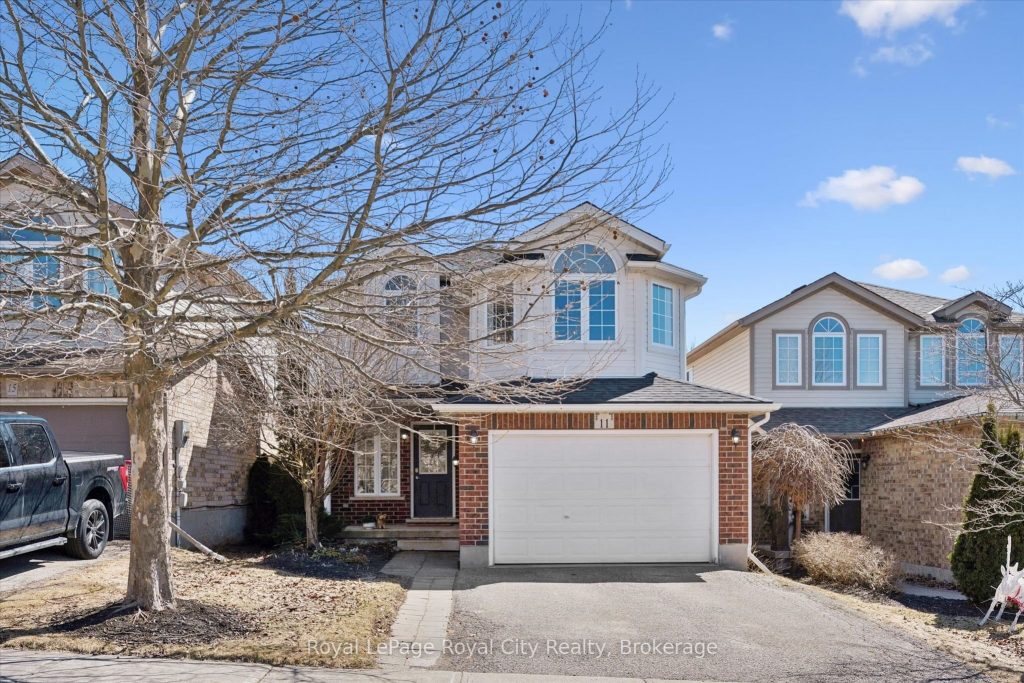 3-bedroom detached home for sale in Wellington — 11 Warren Street (Photo 1)