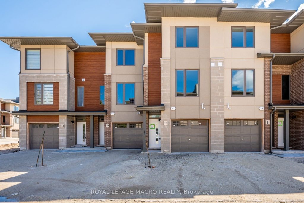 3-bedroom condo townhouse for sale in Simcoe — 11 Winters Crescent (Photo 1)