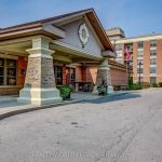 2-bedroom condo apartment for sale in Halton — 1201 - 100 Burloak Drive (Photo 1)