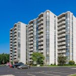 2-bedroom condo apartment for sale in Halton — 1201 - 100 Burloak Drive (Photo 3)