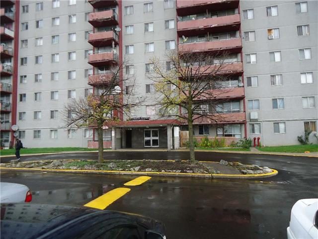 4-bedroom condo apartment for sale in Toronto — 1202 - 100 Lotherton Pathway (Photo 1)