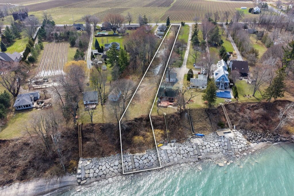 Studio vacant land home for sale in Niagara — 1204 Lakeshore Road W (Photo 1)