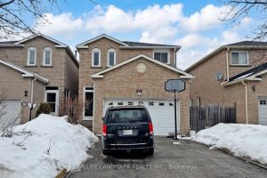 4-bedroom link home for sale in York — 121 Digby Crescent