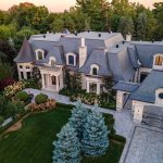 5-bedroom home for sale in Vaughan — 121 Rebecca Court (Photo 3)