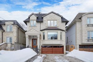 4-bedroom detached home for sale in Toronto — 122 Parkview Avenue