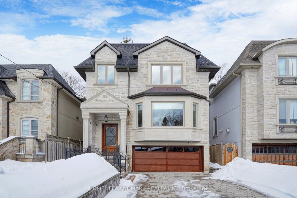 4-bedroom detached home for sale in Toronto — 122 Parkview Avenue (Photo 1)