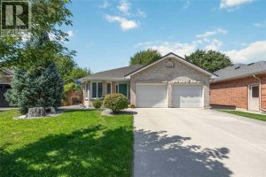 3-bedroom home for sale in Sarnia — 123 Cassandra Boulevard