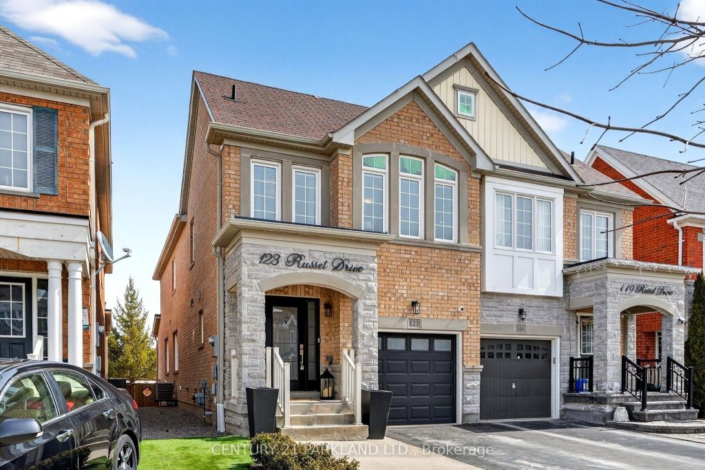 4-bedroom semi-detached home for sale in Simcoe — 123 Russel Drive (Photo 1)