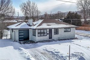 3-bedroom detached home for sale in Hamilton — 124 Corman Avenue
