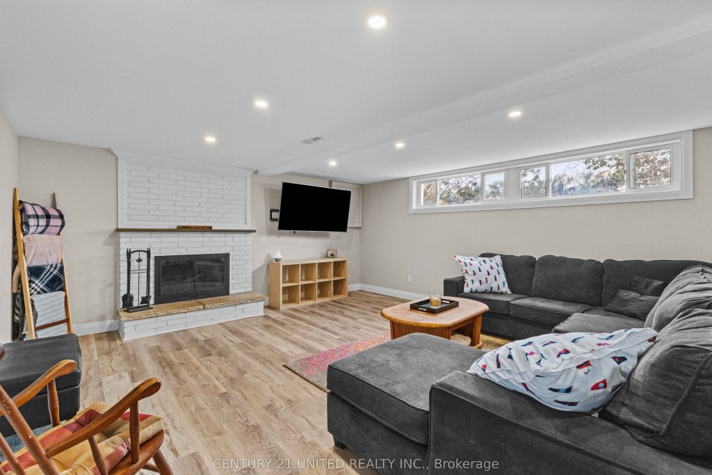 4-bedroom detached home for sale in Peterborough — 1277 Olympus Avenue (Photo 1)