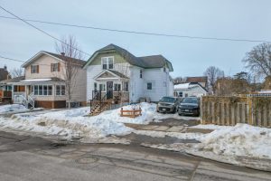 3-bedroom detached home for sale in Nipissing — 127 Fifth Avenue E