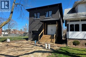 4-bedroom home for sale in Windsor — 1280 Dufferin Place