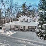 4-bedroom detached home for sale in Muskoka — 1290 Cedar Lane (Photo 4)