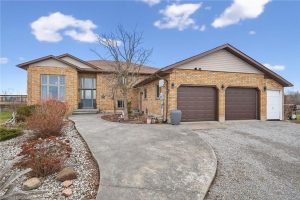 6-bedroom home for sale in Hagersville — 1292 Concession 11 Road