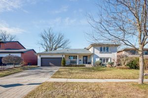 4-bedroom detached home for sale in Toronto — 129 Bannatyne Drive