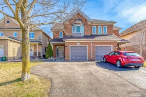 3-bedroom semi-detached home for sale in Hamilton — 129 Harnesworth Crescent