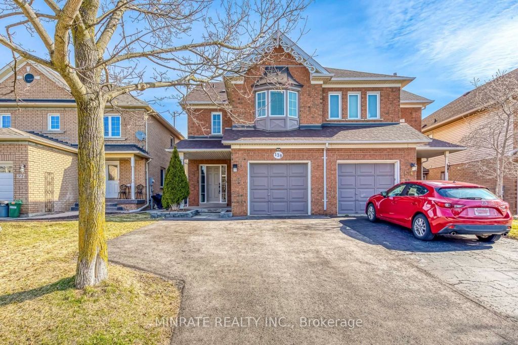 3-bedroom semi-detached home for sale in Hamilton — 129 Harnesworth Crescent (Photo 1)