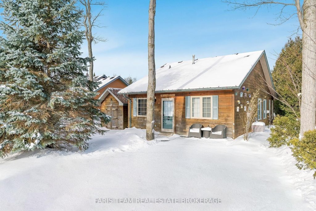 2-bedroom detached home for sale in Simcoe — 12 Cabin Crescent (Photo 1)