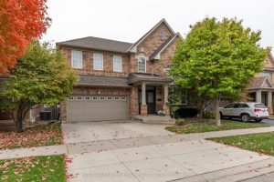 5-bedroom detached home for sale in Halton — 1326 Pepperbush Place
