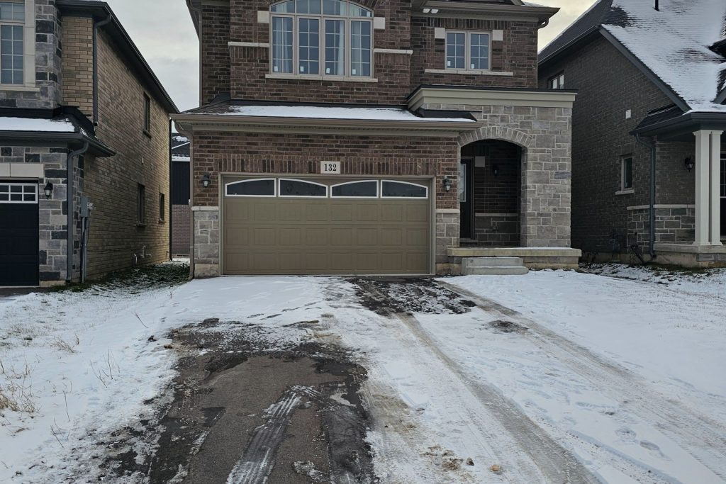 5-bedroom detached home for sale in Niagara — 132 Sunset Way (Photo 1)