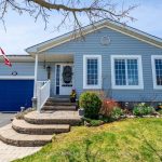 2-bedroom detached home for sale in Hamilton — 136 Glenariff Drive (Photo 2)