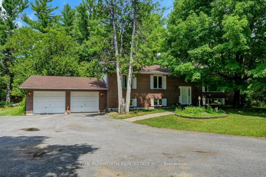 3-bedroom detached home for sale in Ottawa — 136 Grey Stone Drive (Photo 1)