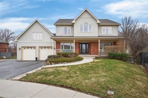 5-bedroom single family residence home for sale in Waterdown — 136 Grindstone Way